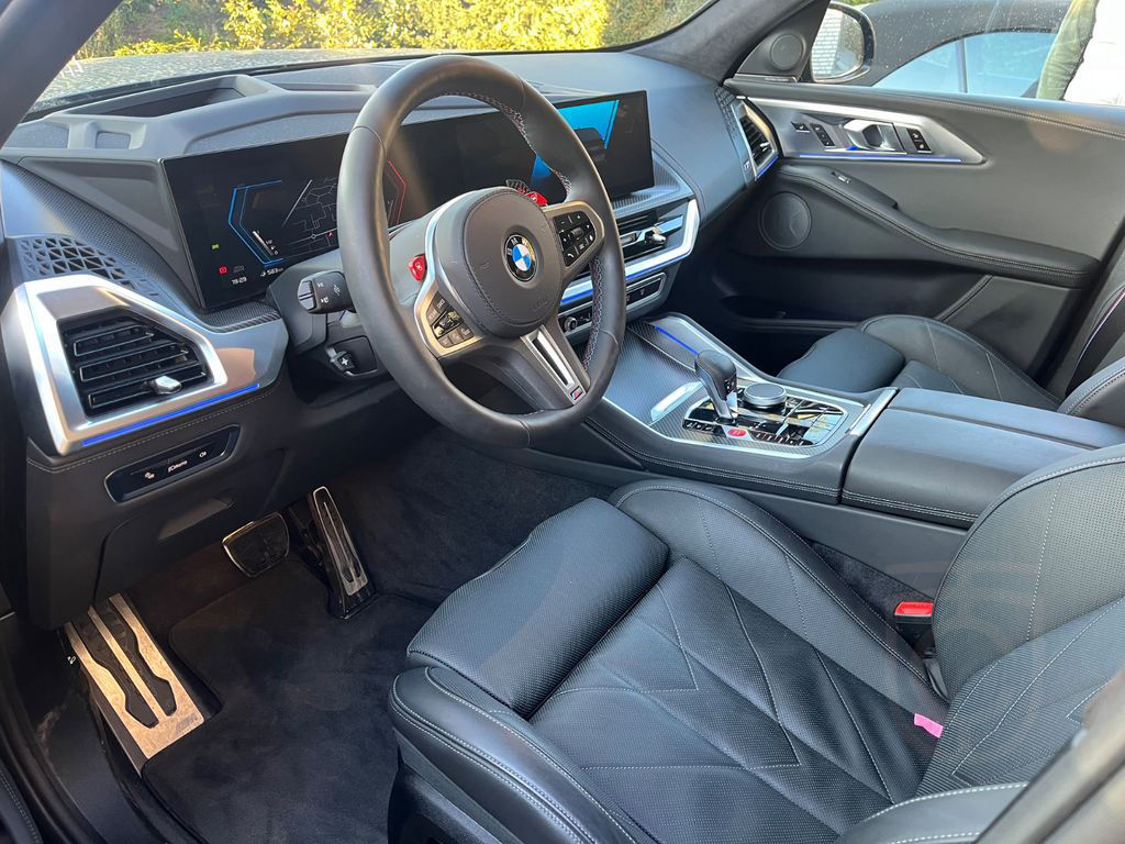 BMW XM Baureihe XM 50 e 23 Zoll Shadowl Sportabgas