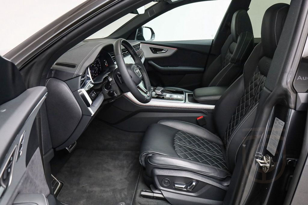 Audi Q8 60 TFSIe quattro S-LINE*PANO*AHK*HUD*LEDER*HD