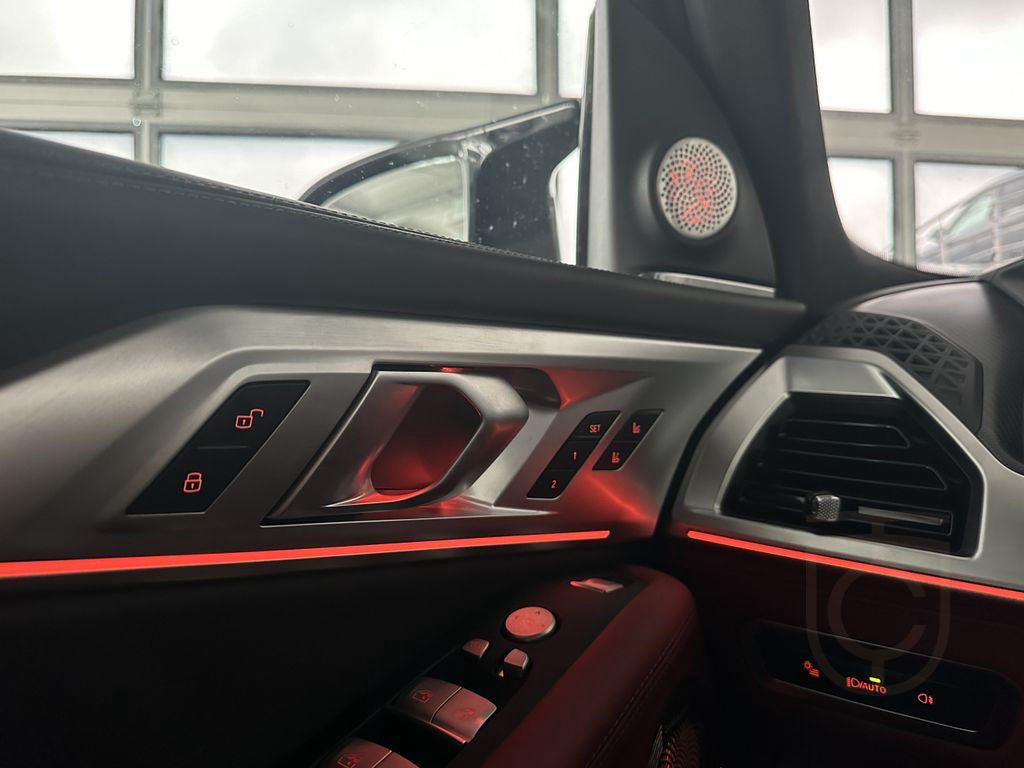 BMW XM 50e SOFT|AHK|LASER|B&W|MASSAGE|360°|ORANGE