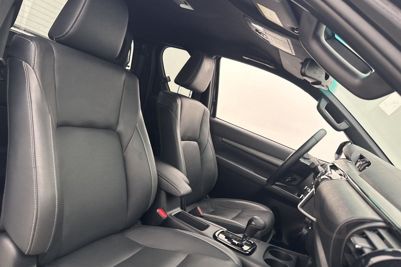 Toyota Hilux Extra Cab Invincible 2.8 4WD