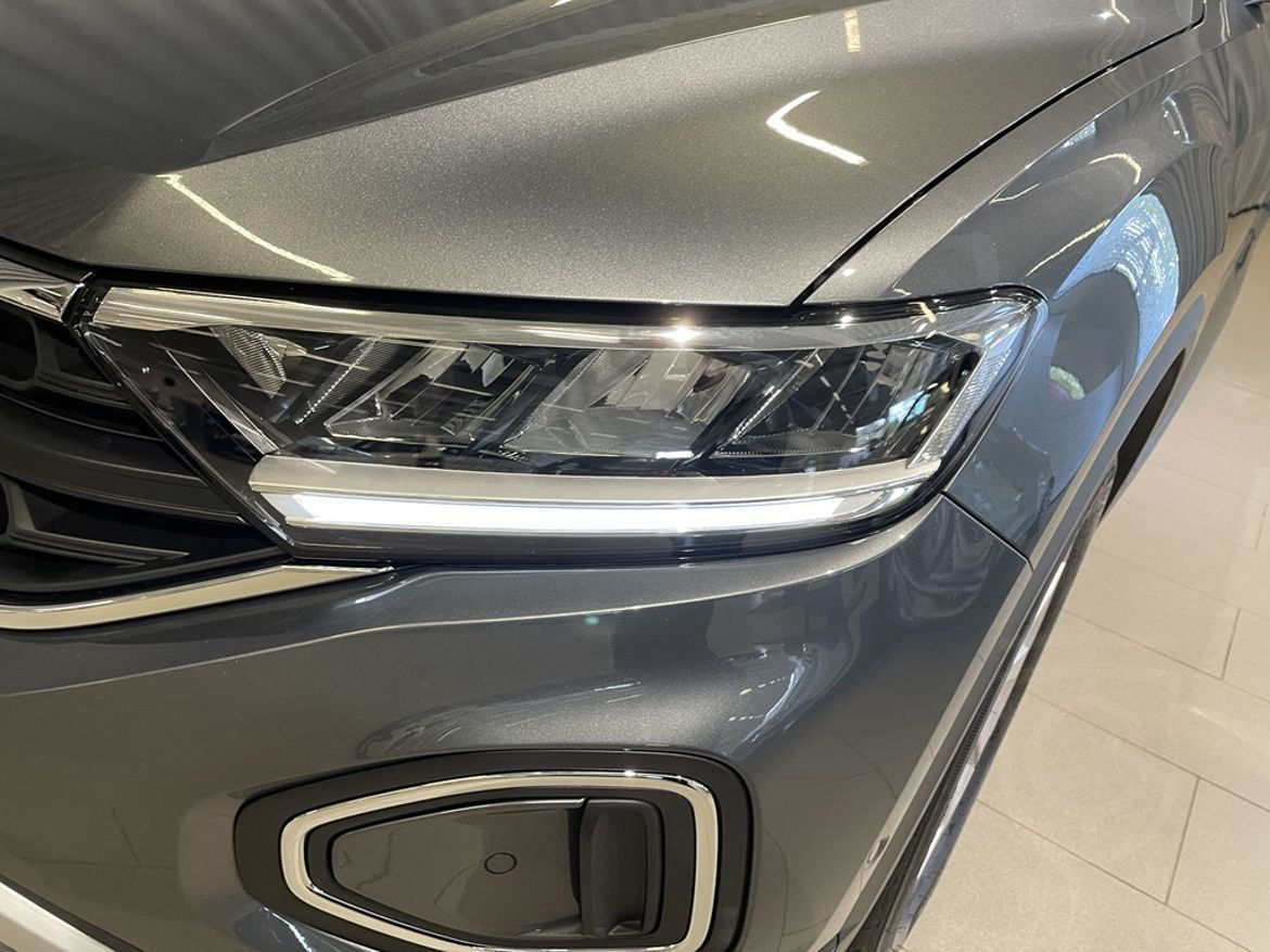 Volkswagen T-Roc LIFE EDITION TSI 150 DSG, 2-zon Klimat