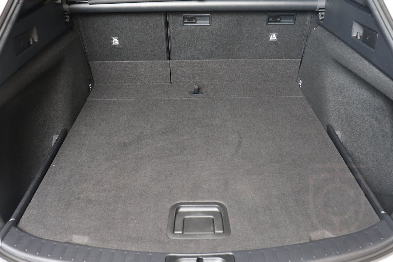 Suzuki Swace Select