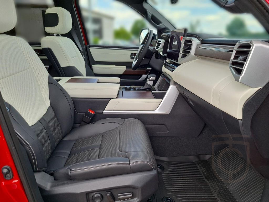 Toyota Tundra Capstone 4x4 Hybrid CrewMax - VOLL