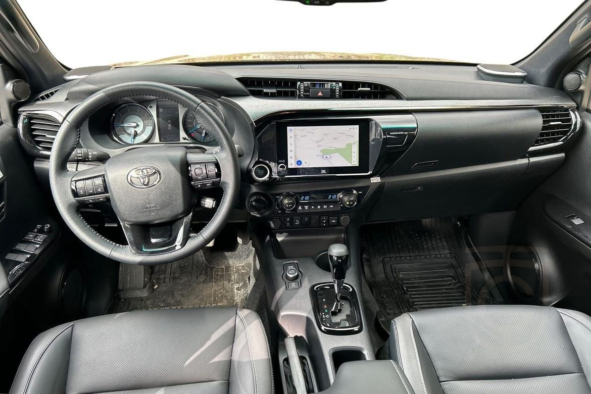 Toyota Hilux D-CAB 2,8 MHEV INVINCIBLE KOMF X-LJUS