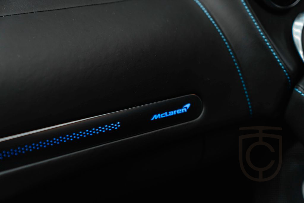 McLaren GT | WARRANTY | B&W | CARBON | LIFT | SERVICE 25