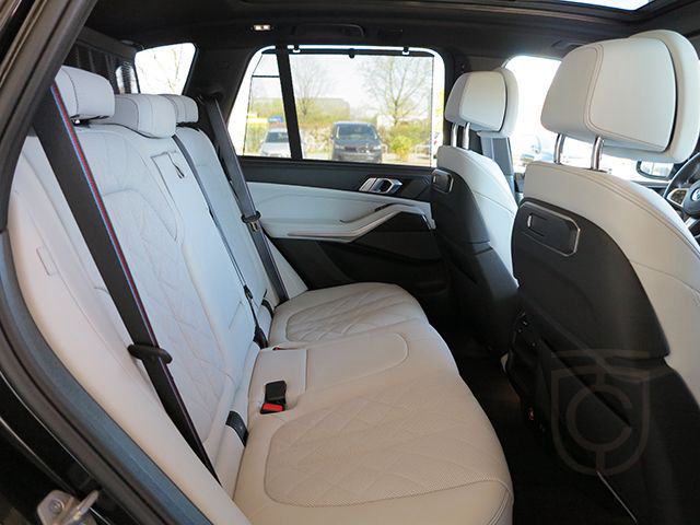 BMW X5 xDrive 30d Mild-Hybrid M Sport | Navi | LED