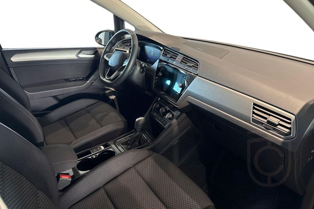 Volkswagen Touran 7-seater 1.5 TSI