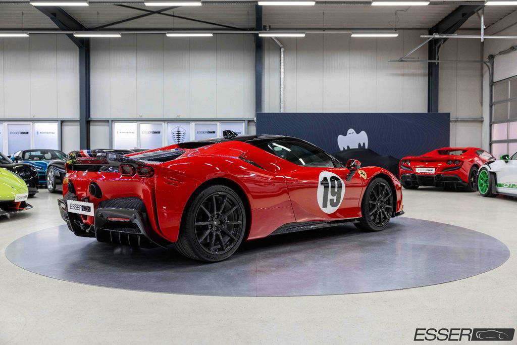 Ferrari SF90 Stradale | Hommage to 250 GTO Le Mans