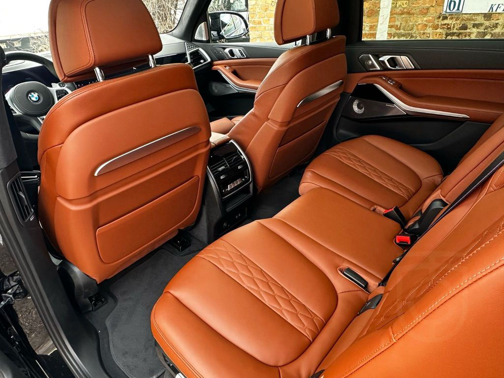 BMW X7 M60i