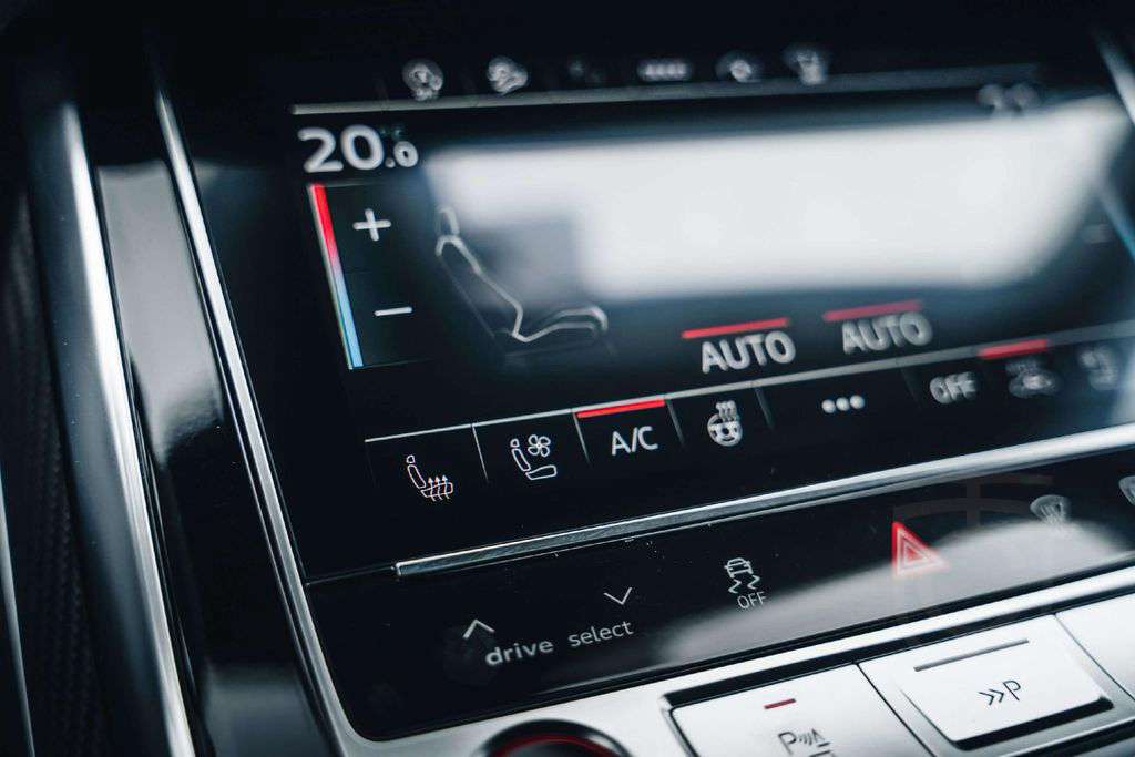 Audi RS Q8 Performance / New / Ceramic / Sunroof / Ma