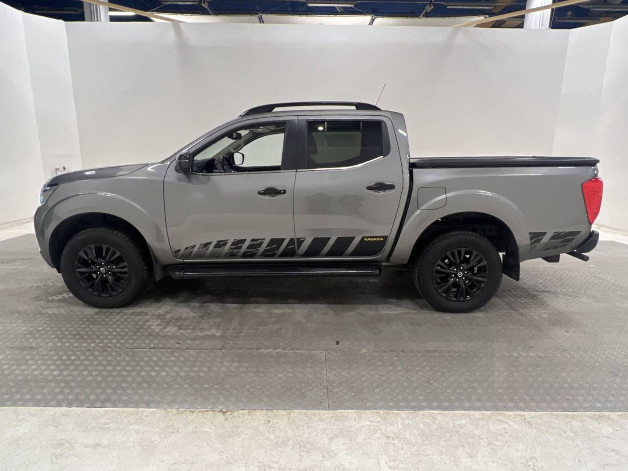 Nissan Navara N-Guard 2.3 4WD