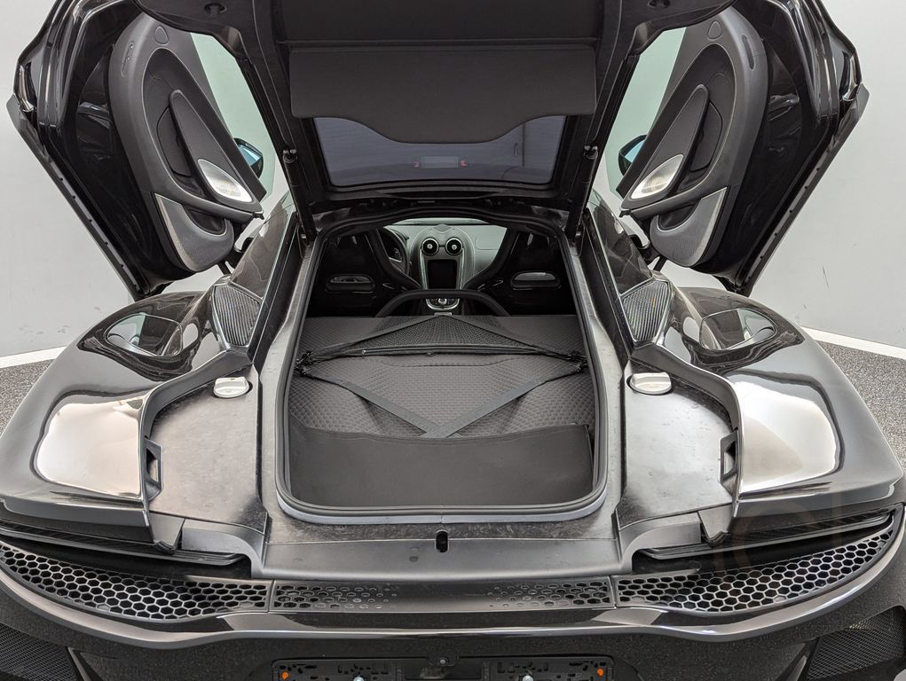 McLaren GT*MY2023*BLACK/BLACK*CARBON*FULL OPTIONS*B&W