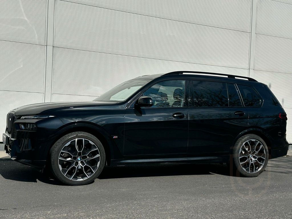 BMW X7 M60i