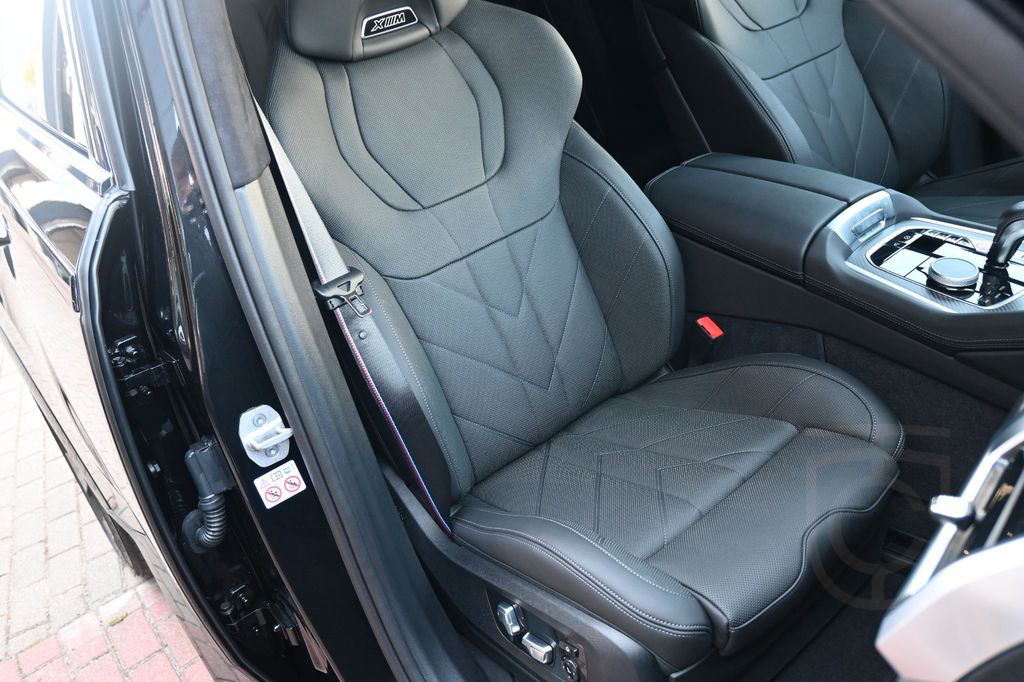 BMW XM*B&W*MASS*LUFT*23"AHK*ACC*NAV*MIETKAUF
