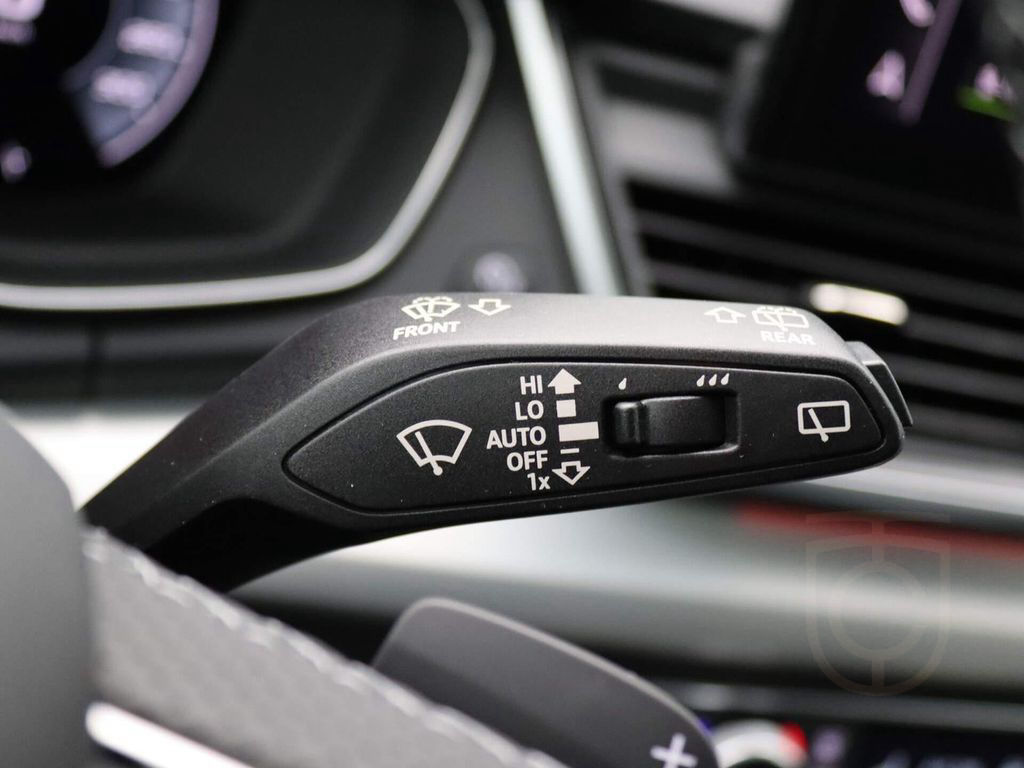 Audi Q5 50TFSIe S-Line 299PS S-Tronic Luft Matrix AHK