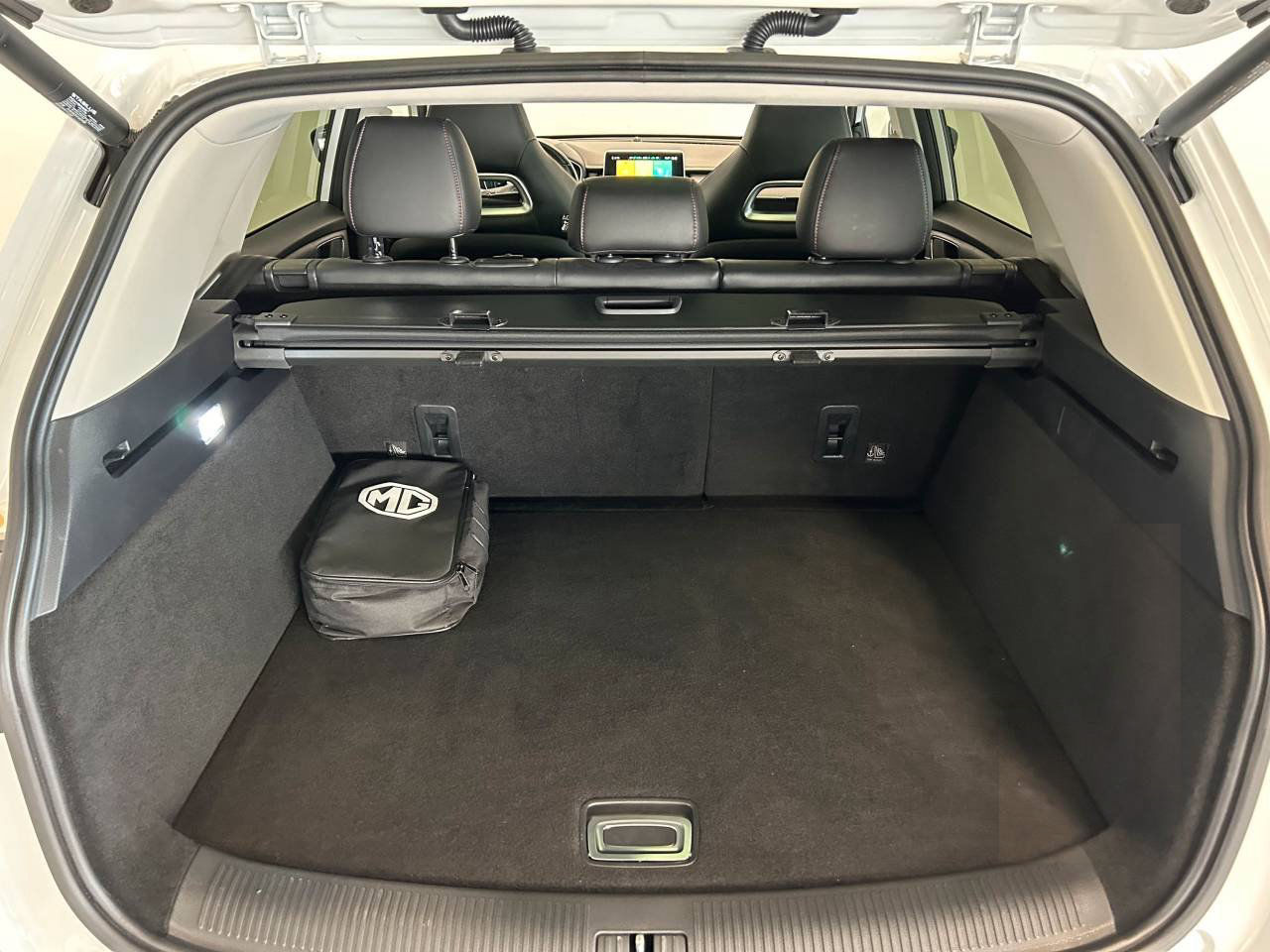 MG EHS PLUG-IN HYBRID LUXURY MY21