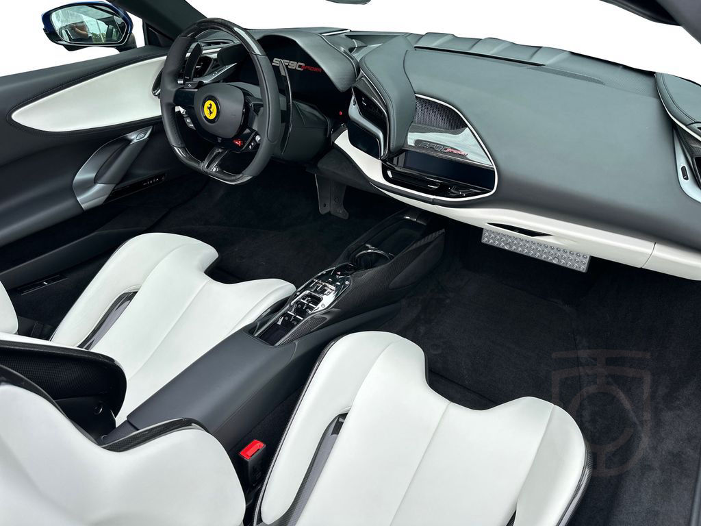 Ferrari SF90 Spider 130.000€ an optionals