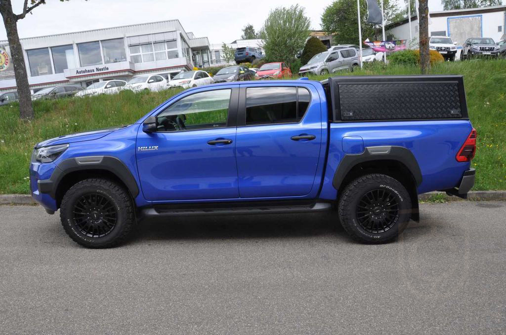 Toyota Hilux 2.8 4x4 Double Cab Invincible NESTLE OFFRO