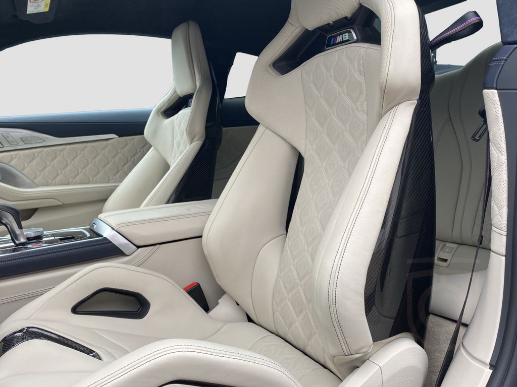 BMW M8 Competition Coupé xDrive Carbonsitz NP 207 B&
