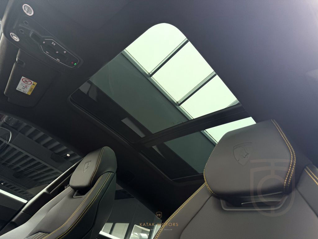 Lamborghini URUS SE HYBRID4.0 V8/PANO/HEAD-UP/COOL SEAT
