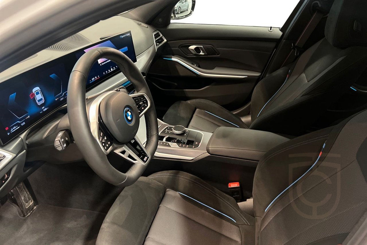 BMW 330e xDrive Touring