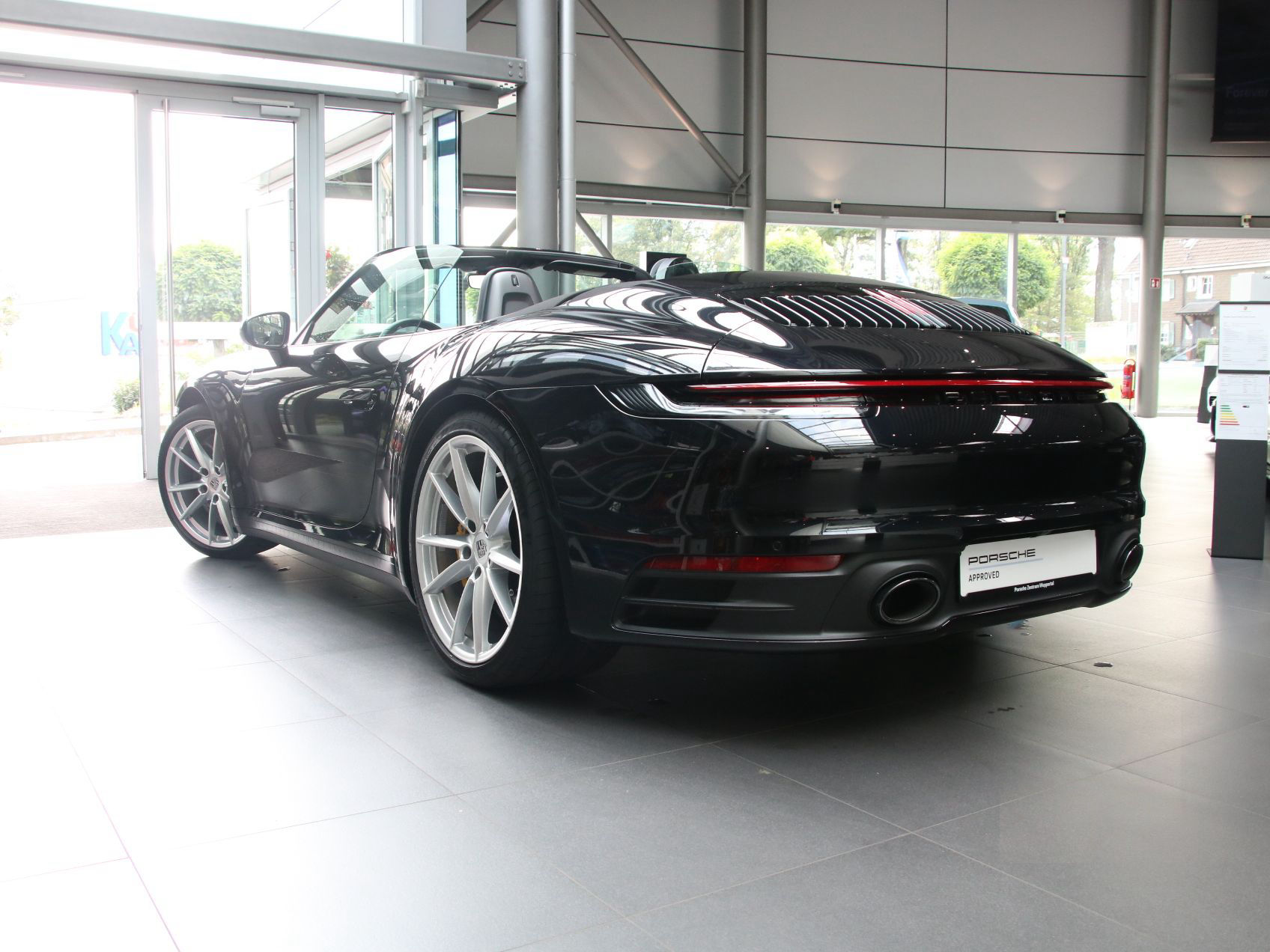 Porsche 911 Carrera 4S Cabriolet