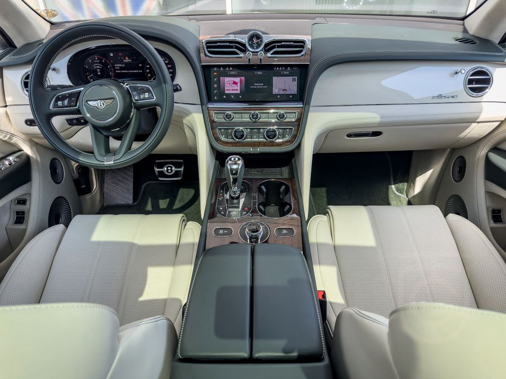 Bentley Bentayga Azure