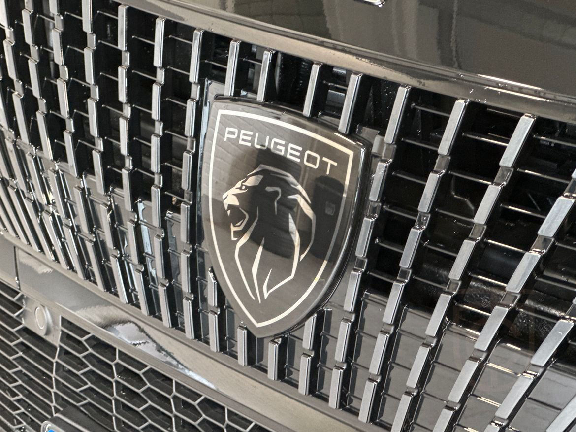 Peugeot 408 Hybrid 136 GT