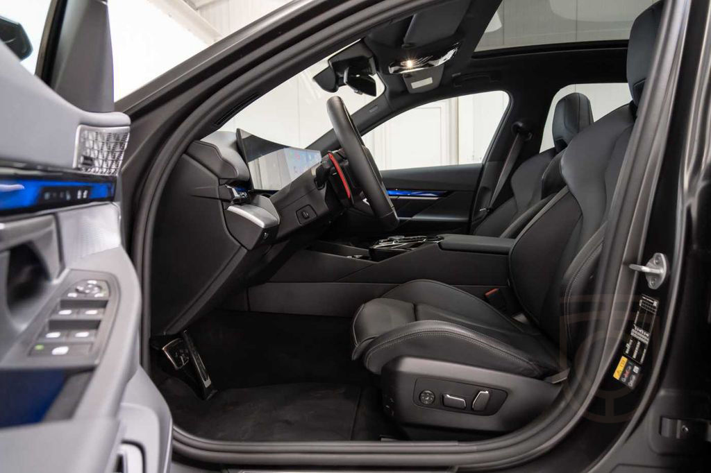 BMW M5 Bowers & Wilkins Panoramadak Head-Up Keyless