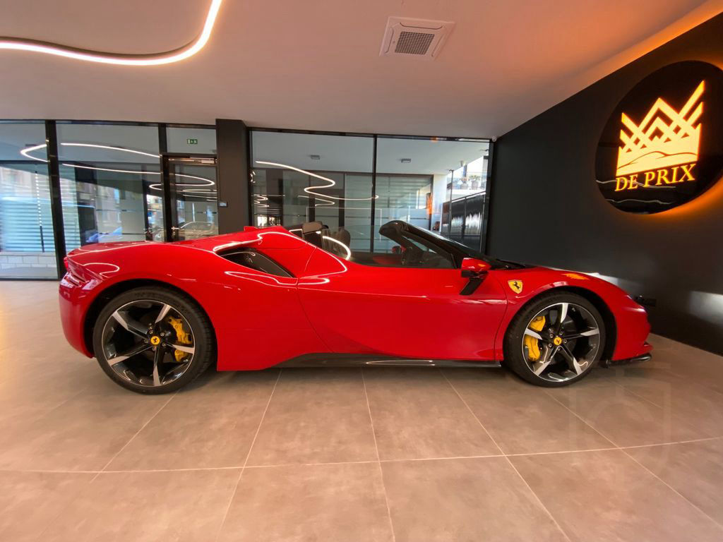 Ferrari SF90 Spider*Lift*Carbon*