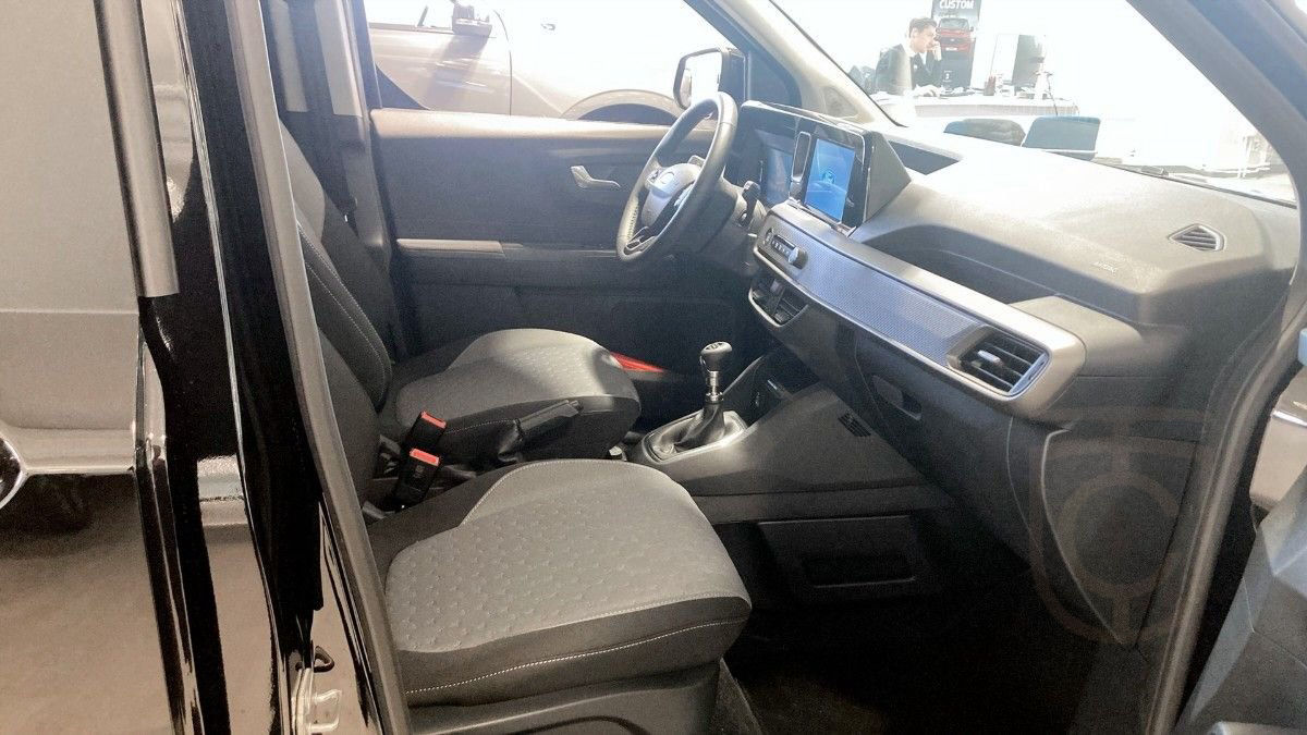 Ford Tourneo Courier Titanium