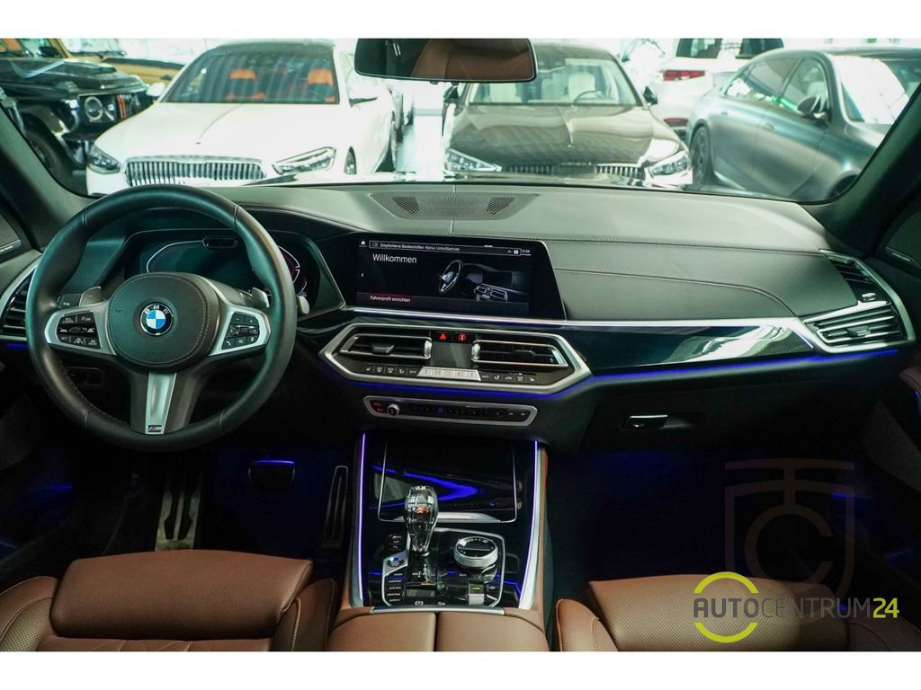 BMW X5 40d M Sport 7-Sitzer Luft Pano Memo HK AHK