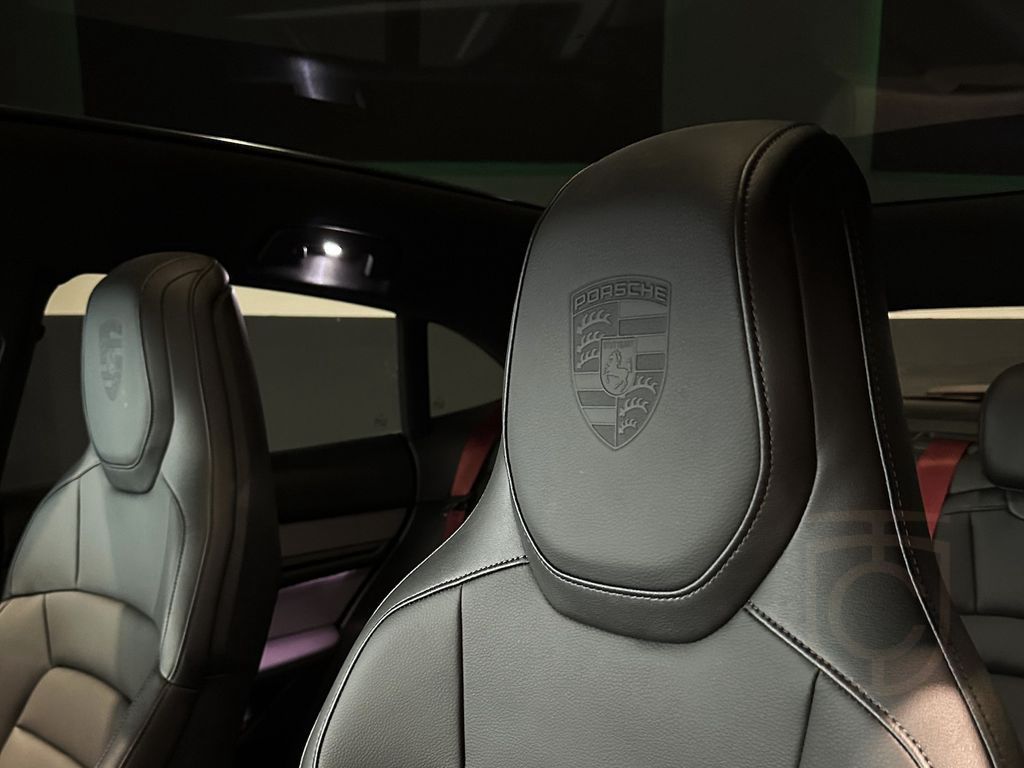 Porsche Taycan 4 Cross Turismo*2024*BRD*PANO*HUD*PASM*