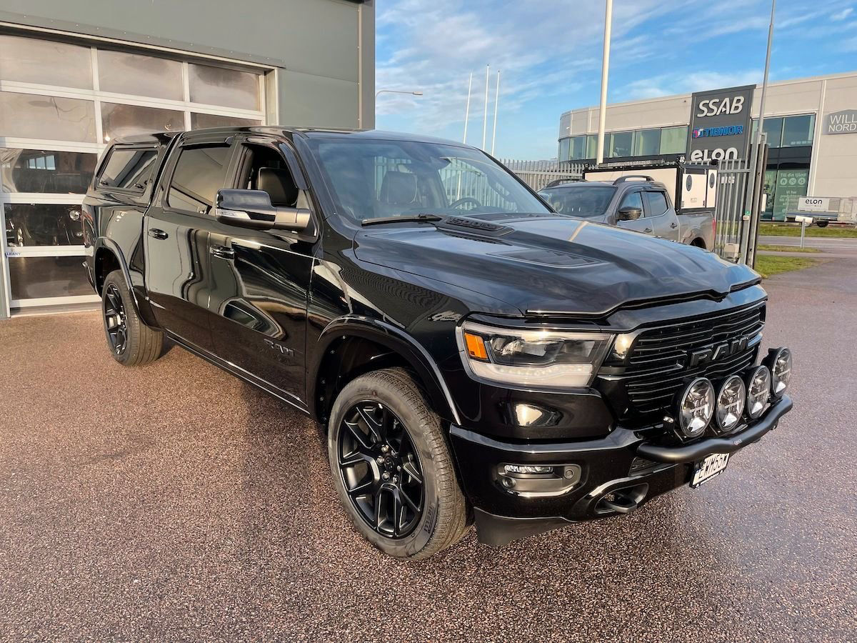 Dodge RAM 1500 Laramie Work Night Edition