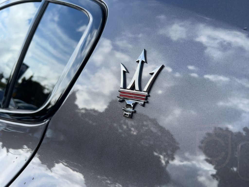 Maserati Grecale Trofeo V6 530HP AWD MY24 -Carbon -Klima