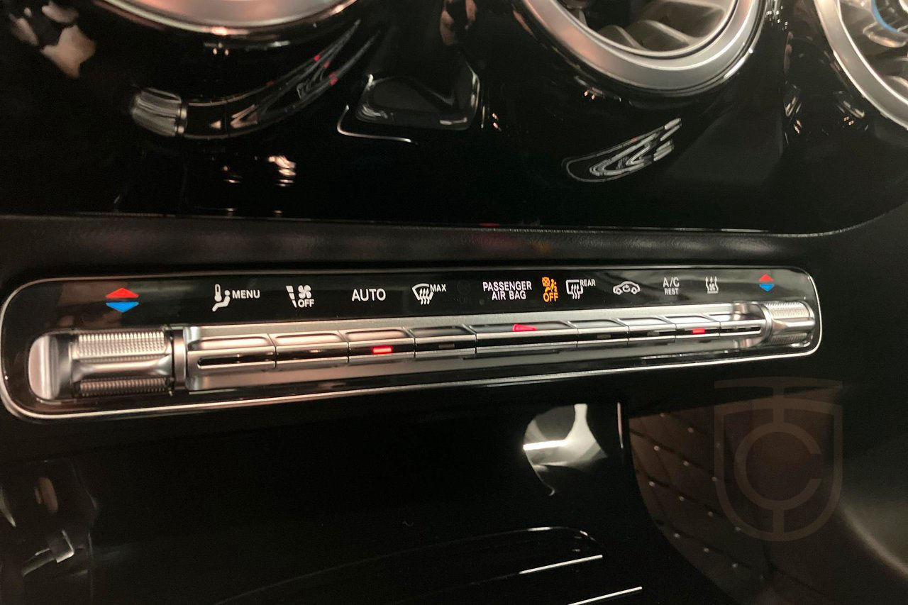 Mercedes-Benz A 250 e AMG Night Package Panorama