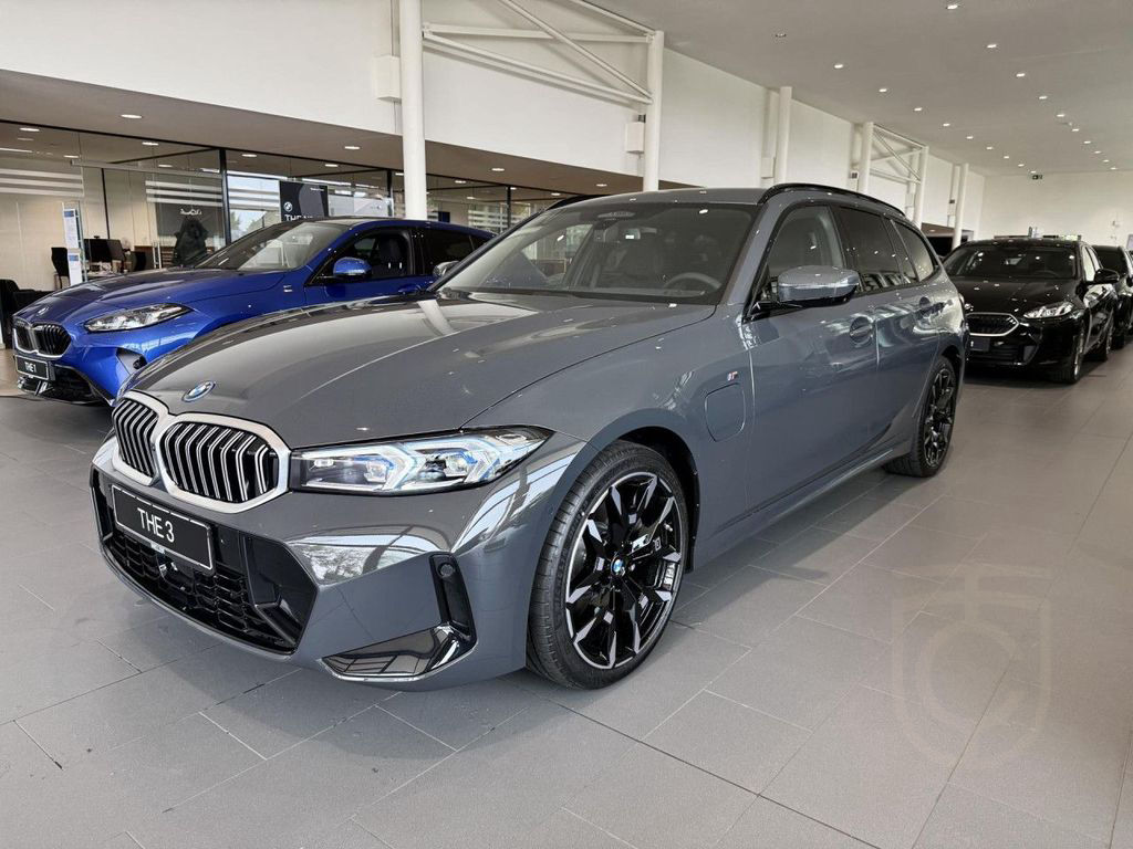 BMW 330e Touring M-SPORT INNOV. COMFO. AHK Bluetooth