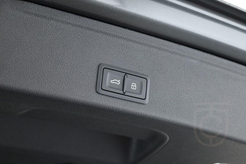 Audi RS4 Avant competition+ Matrix Pano Nav BangO Kam