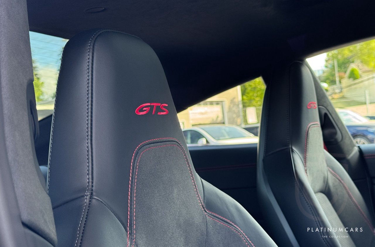 Porsche 911 992.2 Carrera 4 GTS