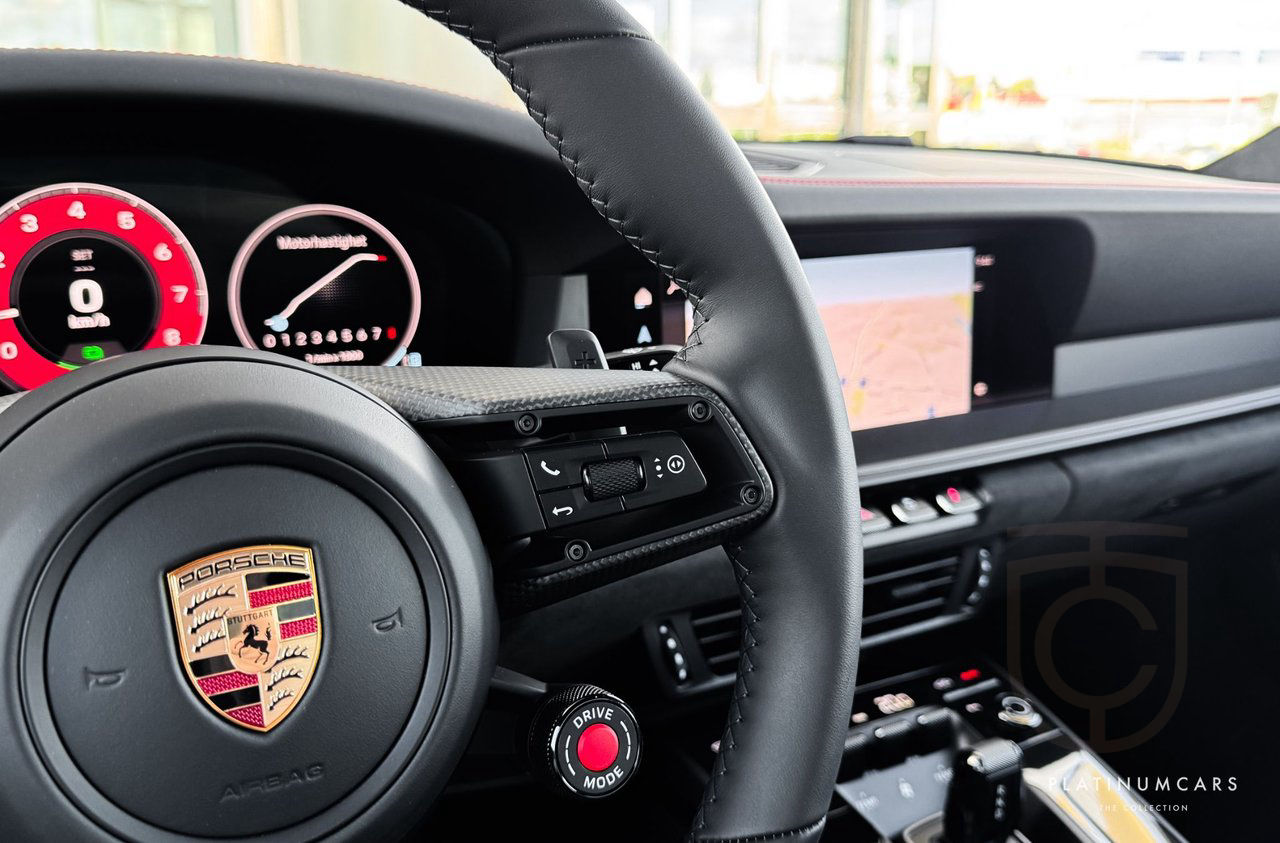 Porsche 911 992.2 Carrera 4 GTS