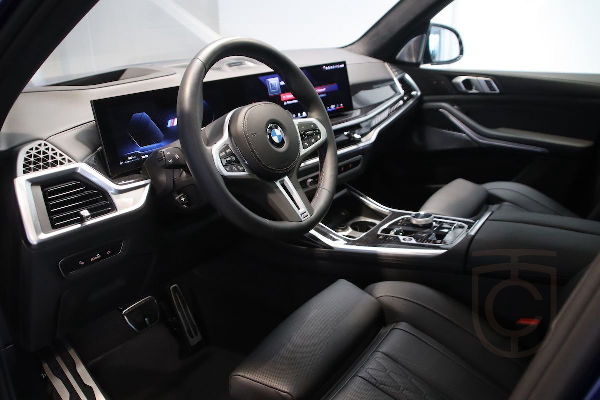 BMW X7 M50i M-Sport Pro Exclusive B&W