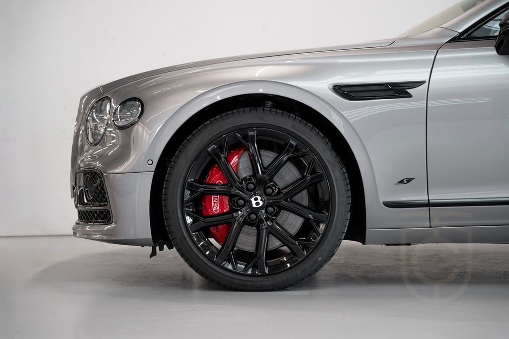 Bentley Flying Spur S V8