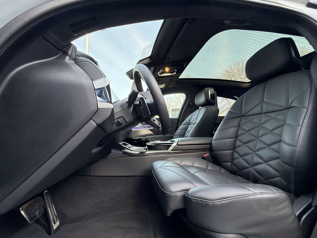 BMW 740d xDrive M Sport AHK StHzg P.SKY Autobahnas.