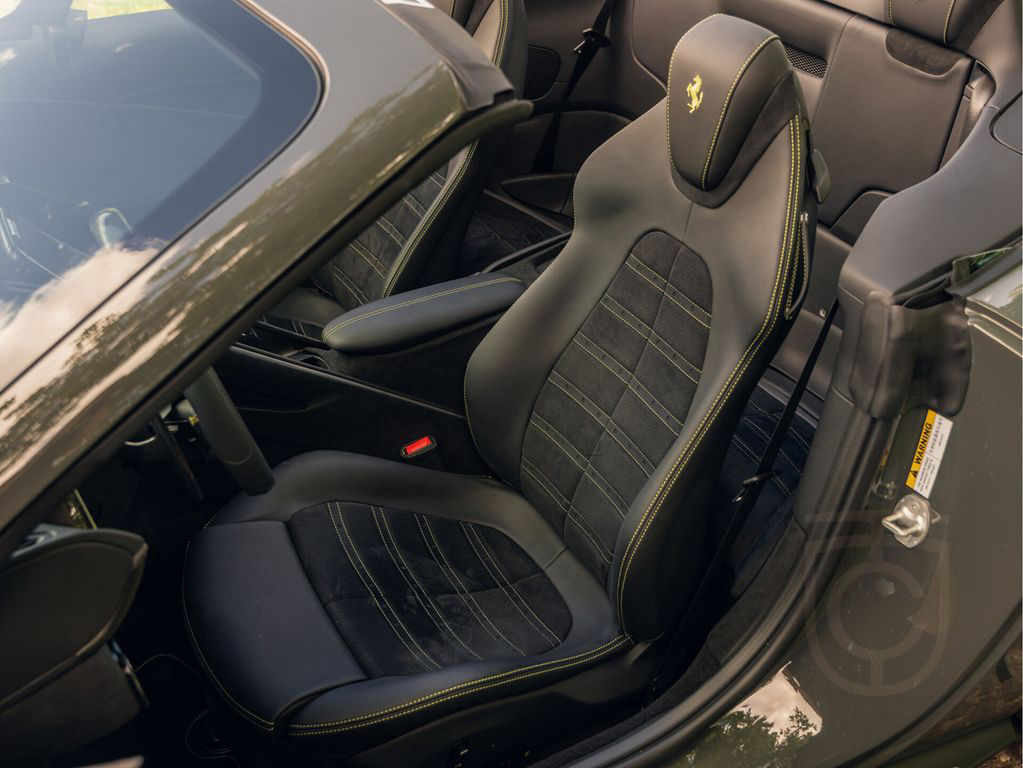 Ferrari Roma Spider 3.9 V8 Grigio Scuro, Side Display, C