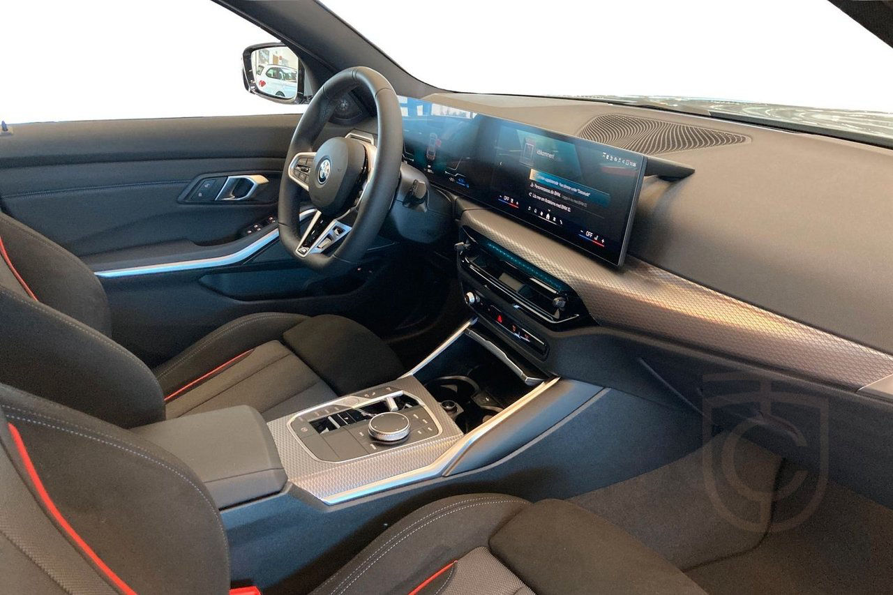 BMW 330e xDrive Touring