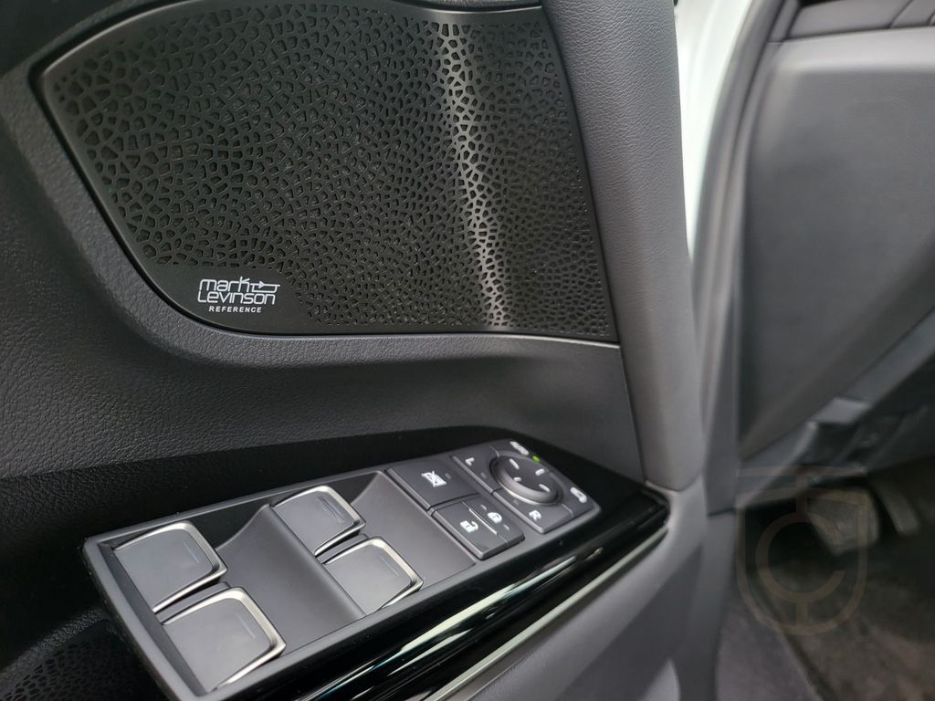 Lexus LX500+2025+FULL+RearTVs+12unitsBERLIN+EUvers&reg