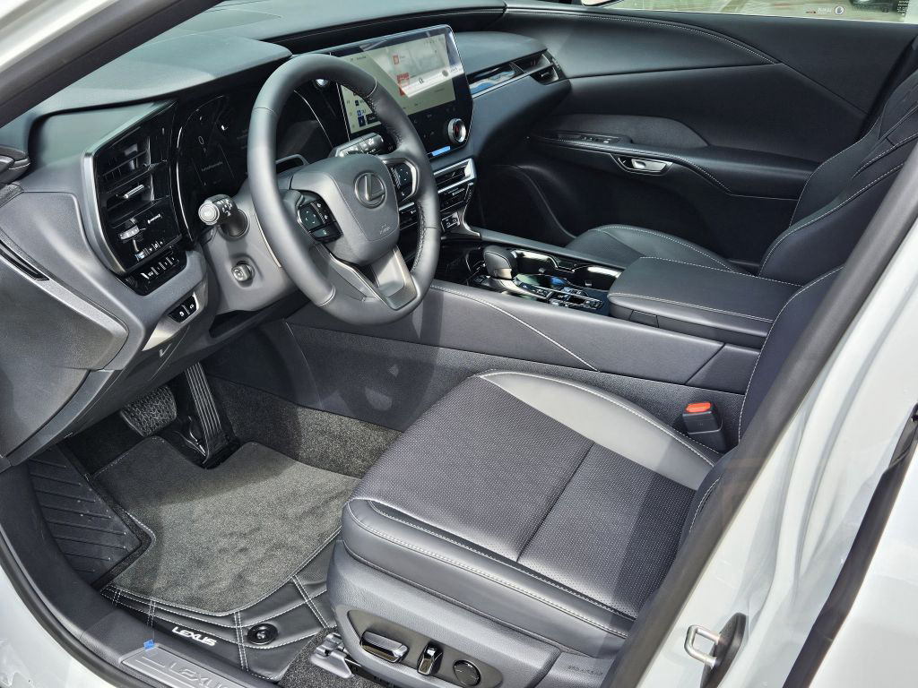 Lexus RX 450h+ (Plug-in-Hybrid) F SPORT Design