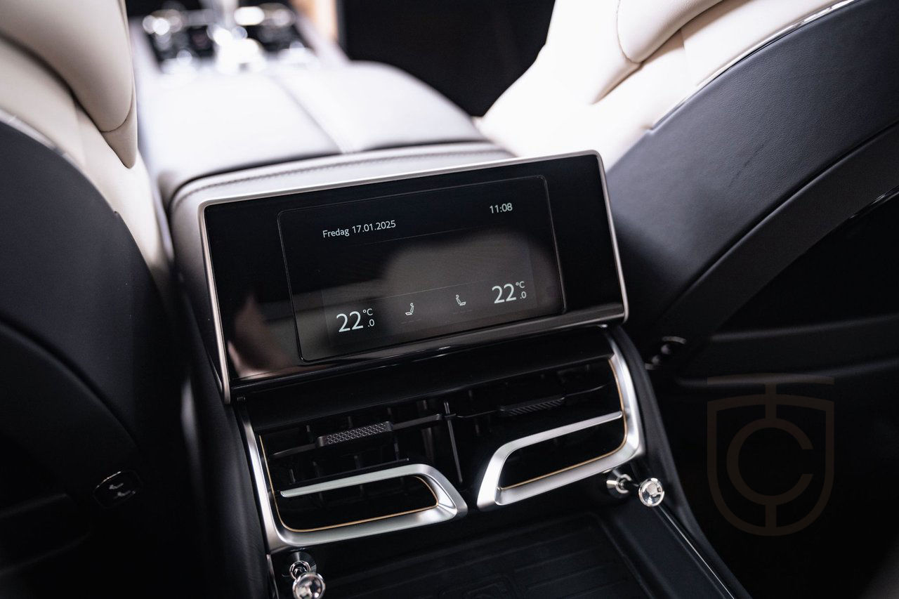 Bentley Flying Spur Mulliner Ultra Performance Hybrid