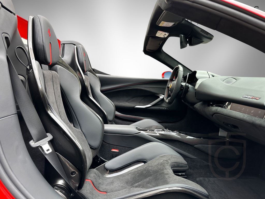 Ferrari 296 GTS Carbon Lift 20" XL Carbon Seats