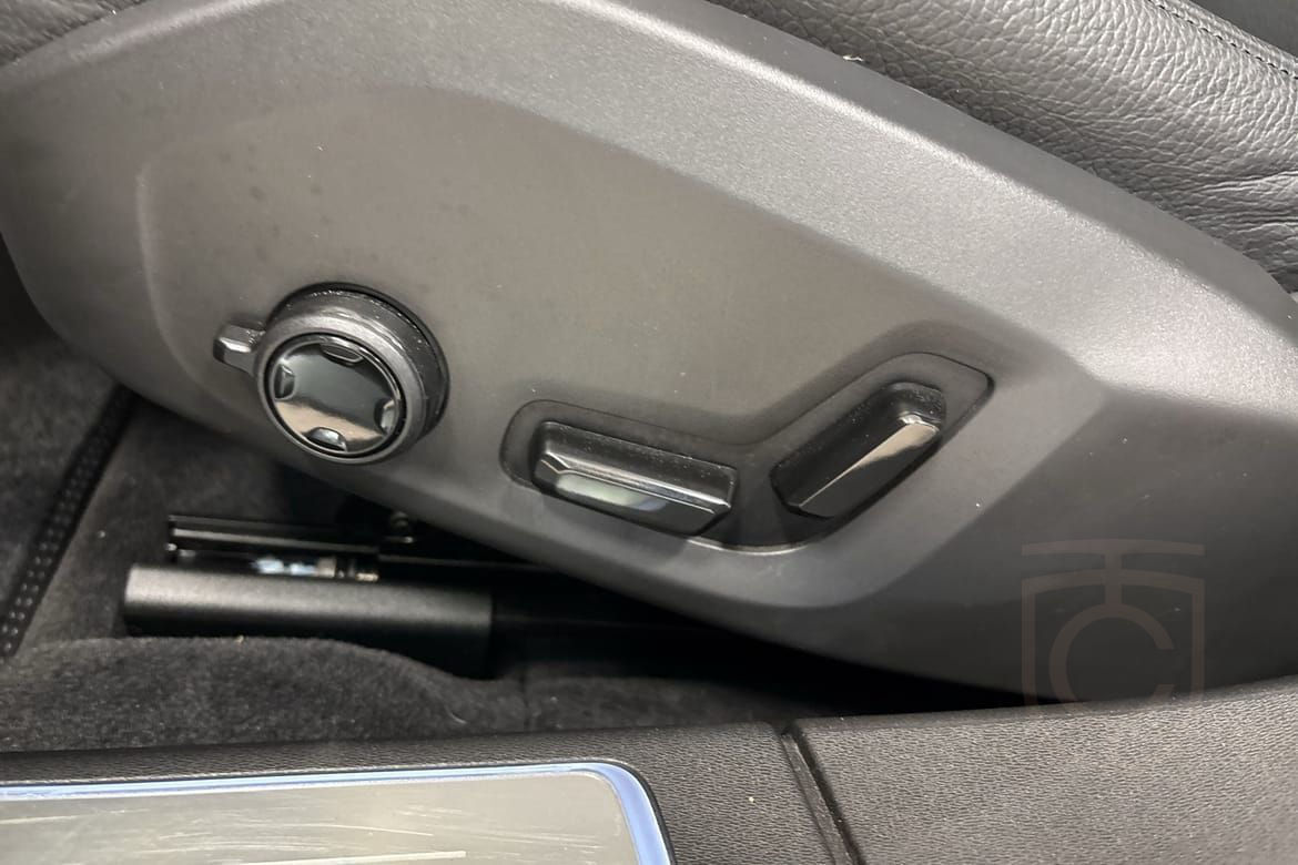 Volvo S90 Recharge T8 Ultimate Dark